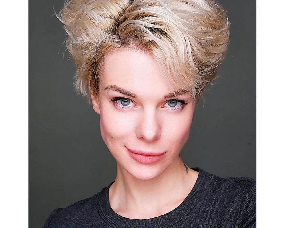 Anna Starshenbaum Schauspielerin