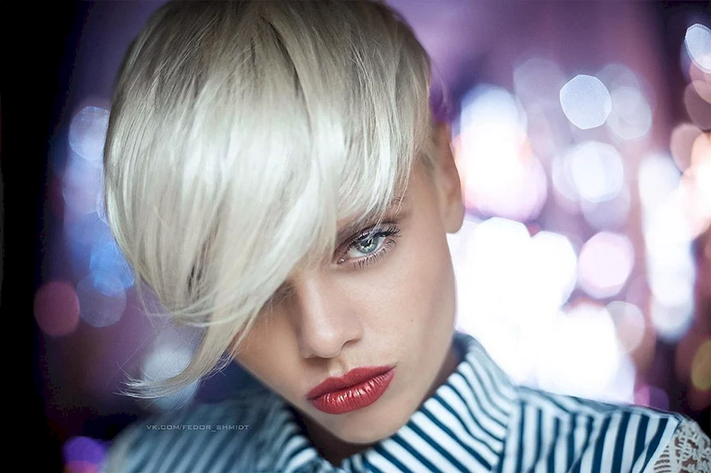 Pixie blond Kurzhaarschnitt