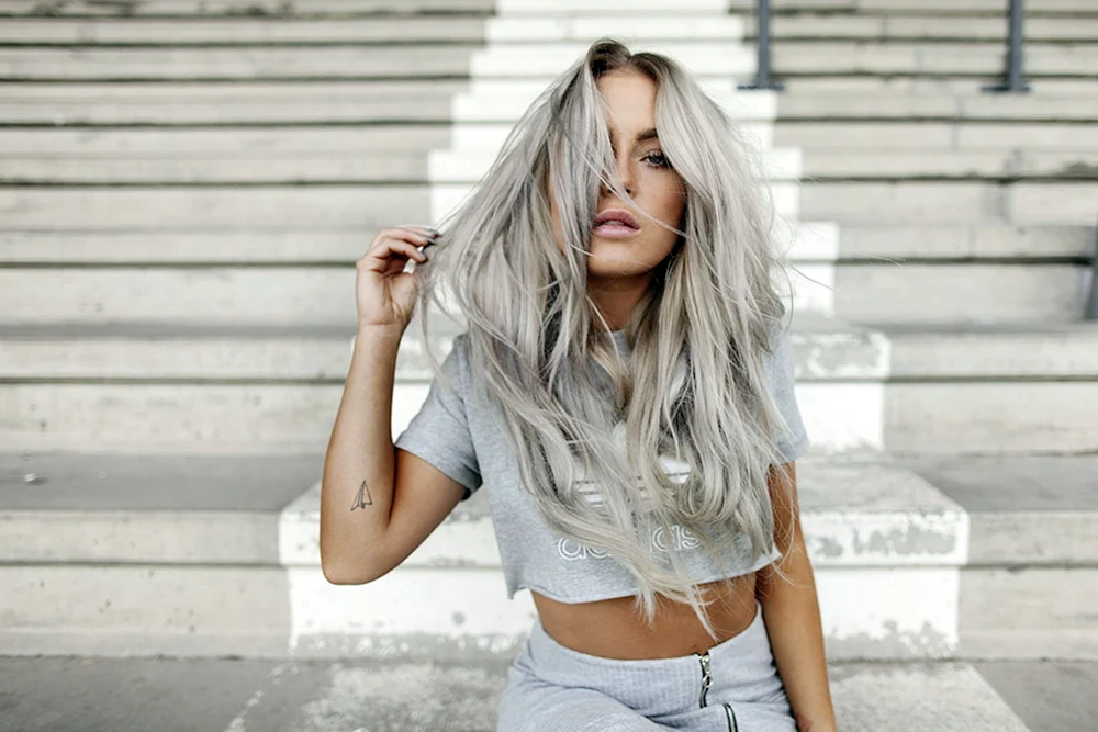 Stefanie Danielle aschblond