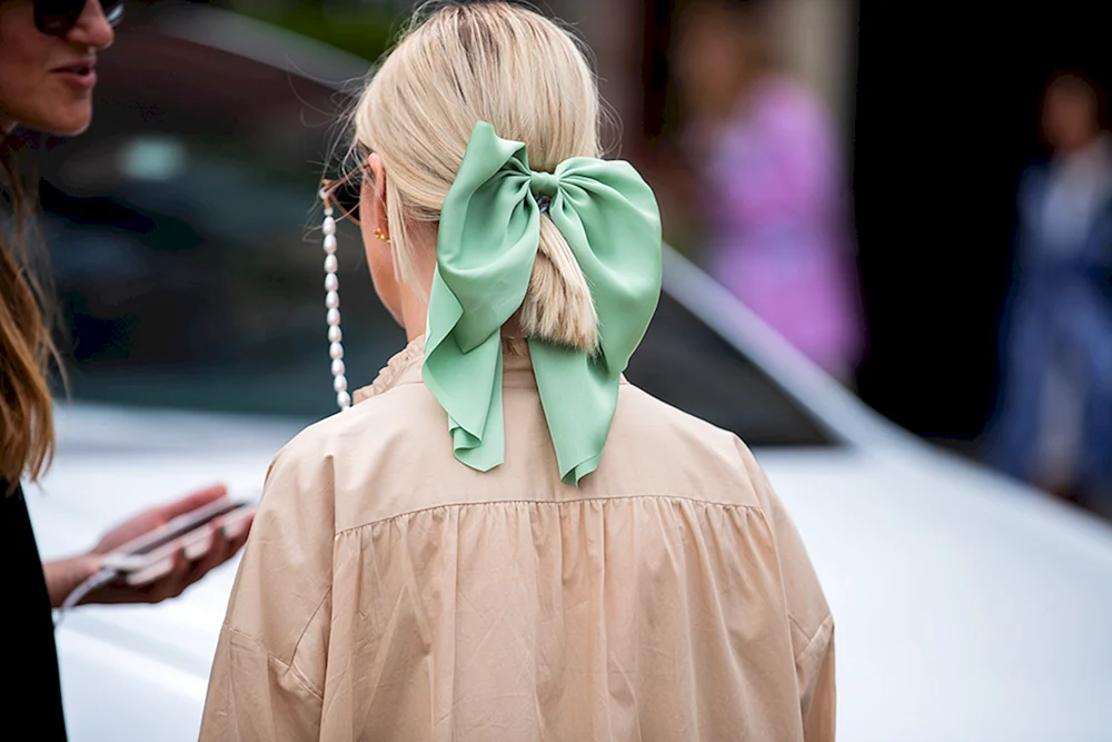 Stylische Schleife für Haare