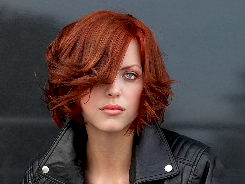 Bob Cascade Haarschnitt für mittleres rotes Haar