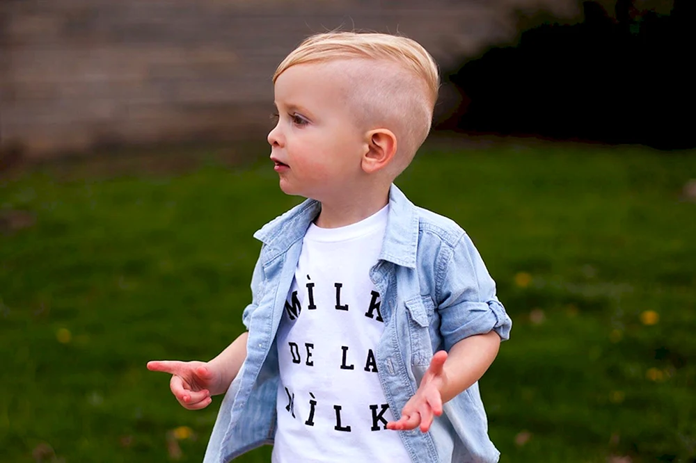 Haarschnitt für kleine Jungen