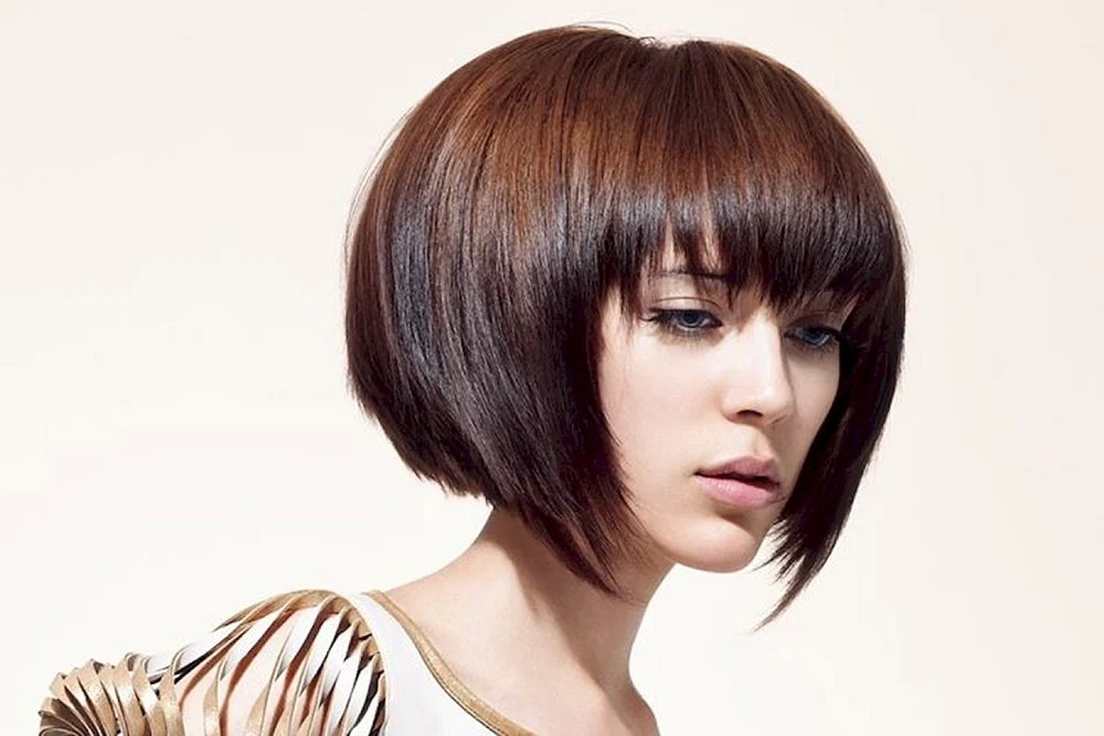 Langer stufiger Bob