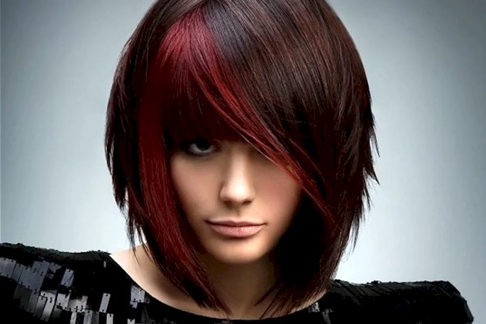 Balayage Bob Haarschnitt auf dunklem Haar