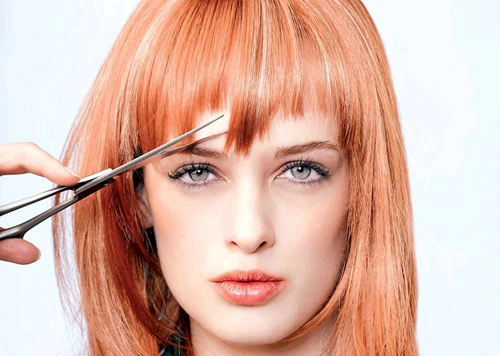 Bobschnitt mit filigranen Fransen 2023Chloe de Barros mit Pony