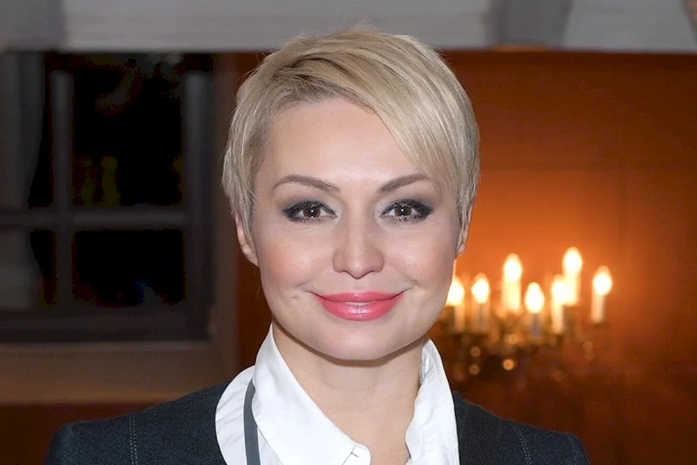 Katya Lel Haarschnitt 2021