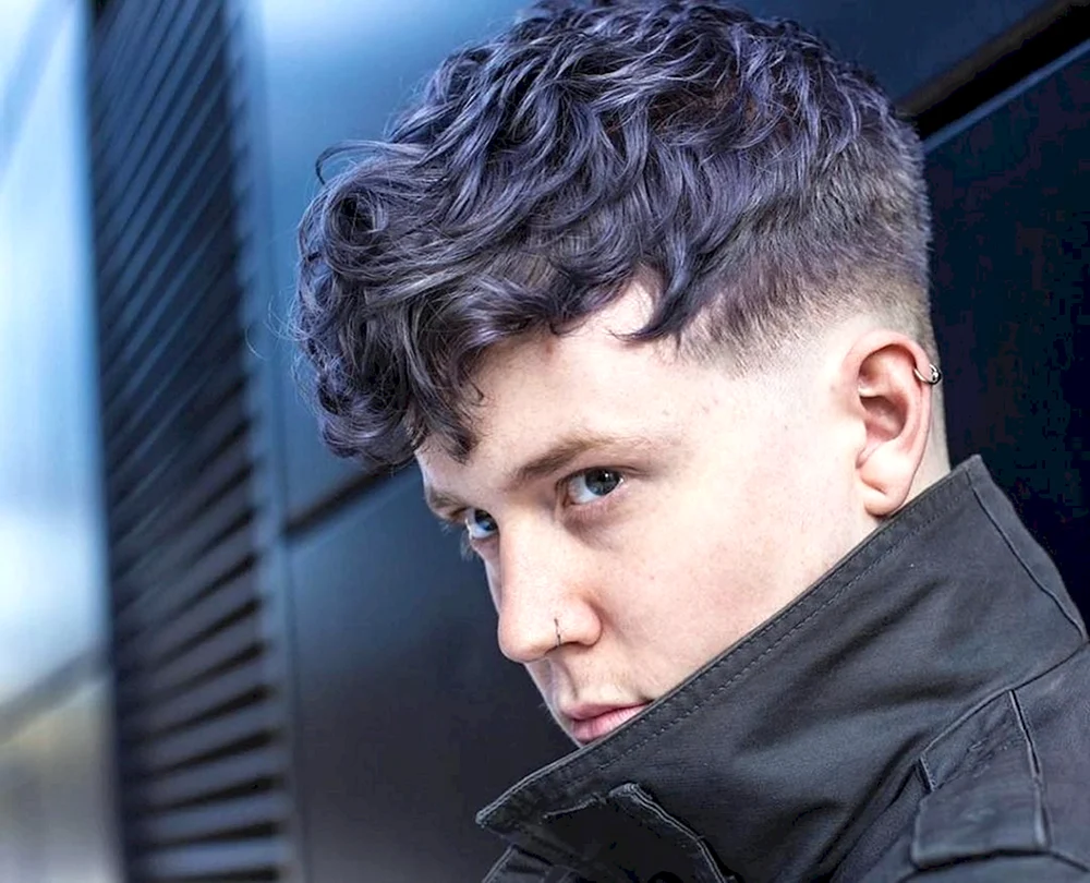 Curly Fade Haarschnitt