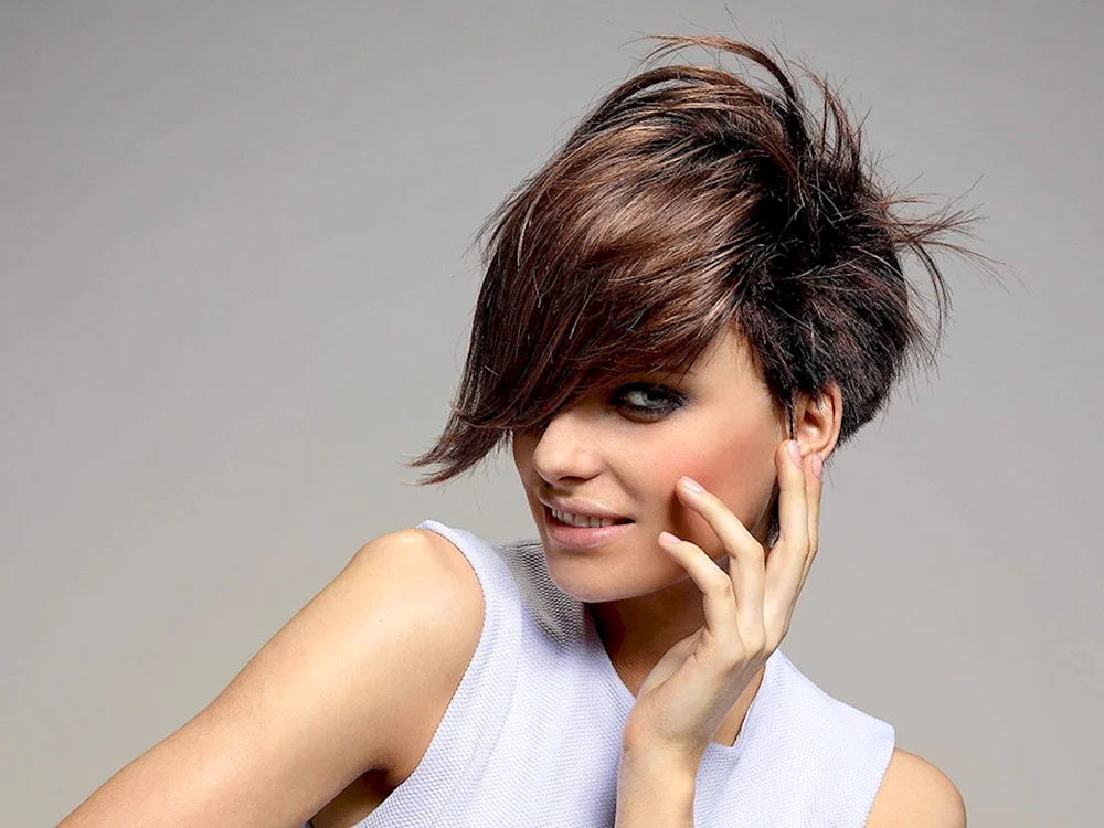 Langer Pixie Haarschnitt