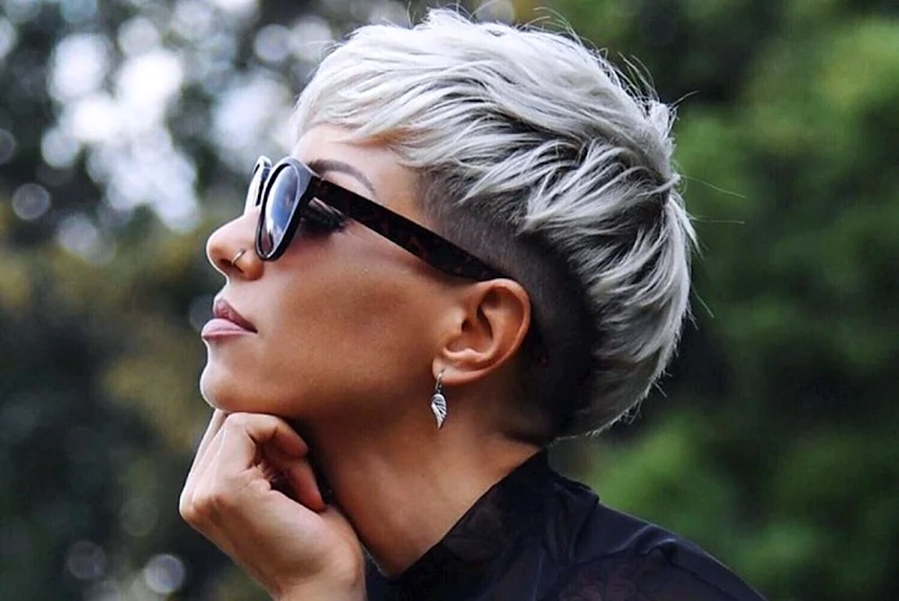 Langer Pixie Haarschnitt