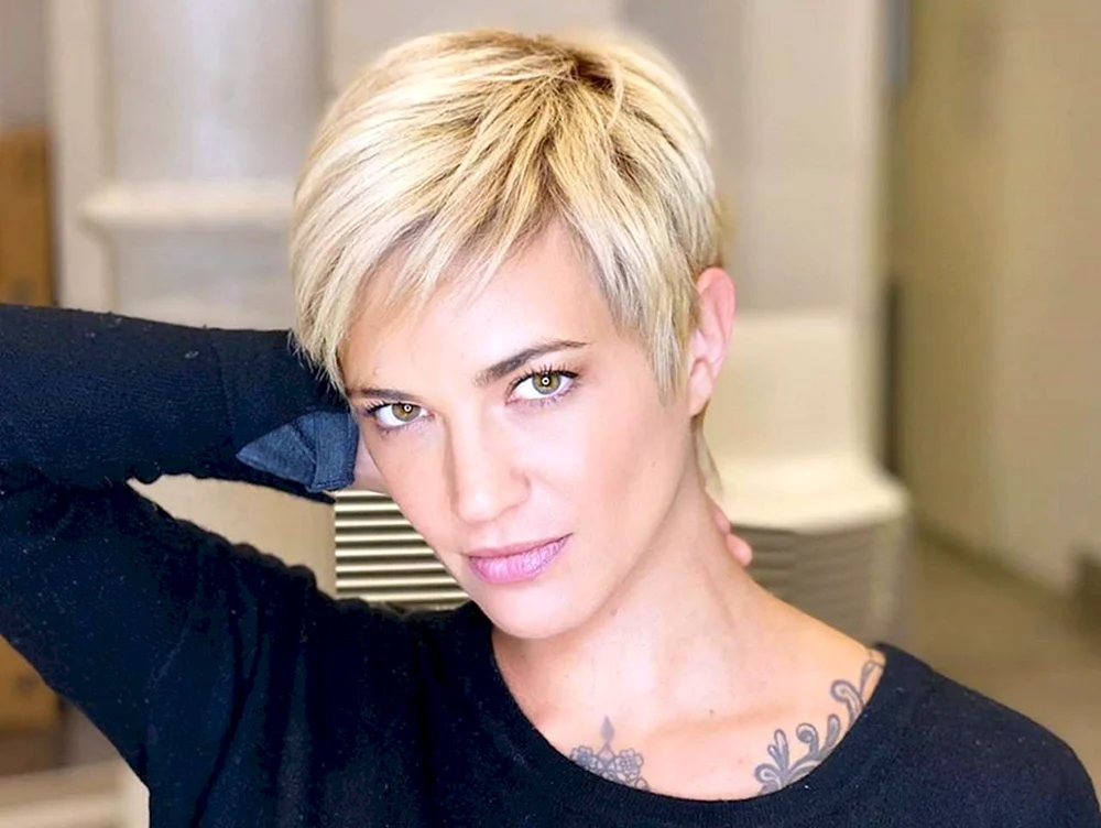 Michelle Williams Pixie