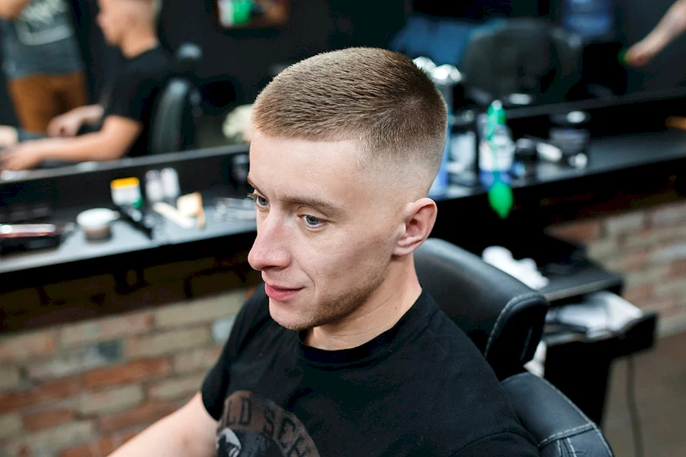 Fade undercut Pompadour