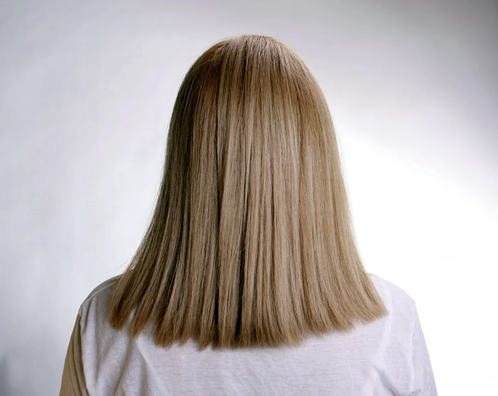 Langer Bob mit geradem Pony