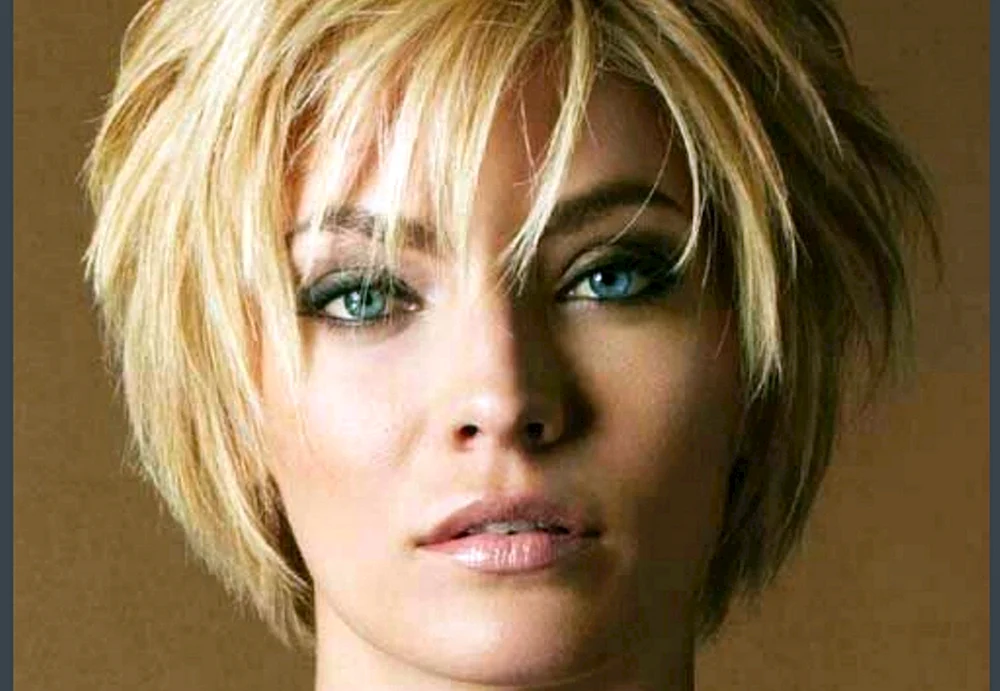 Abgestufter Messy bob Kaskad