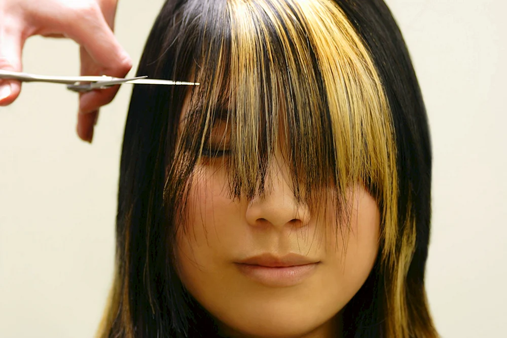 Ein Haarschnitt mit Pony
