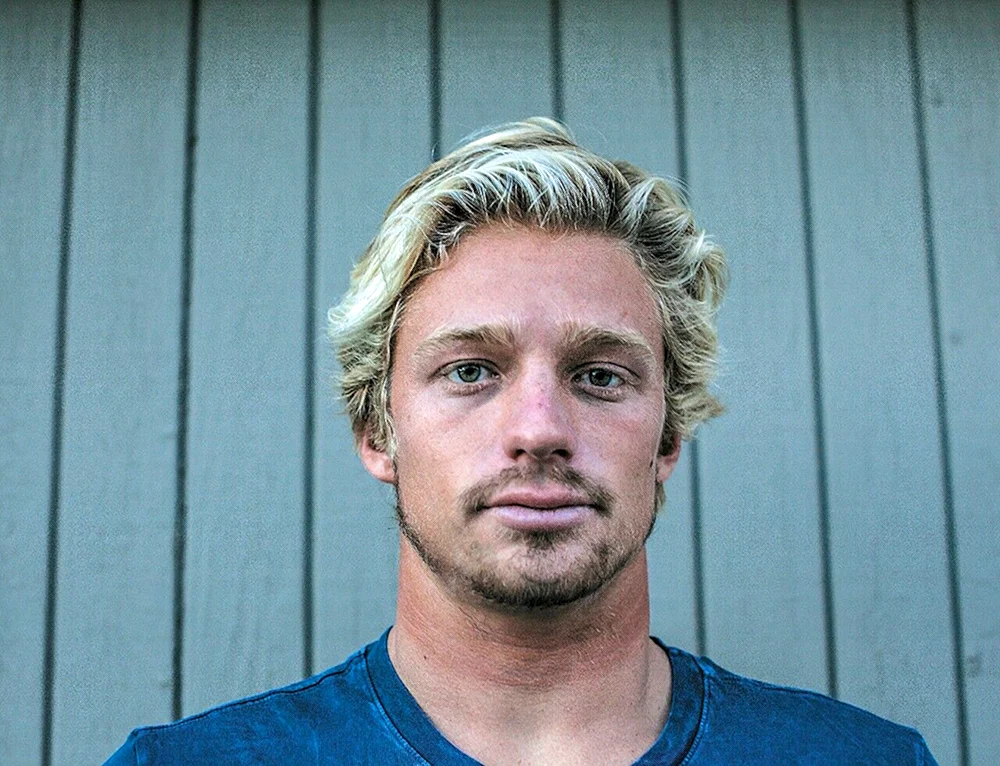 Surfer Haarschnitt für Männer