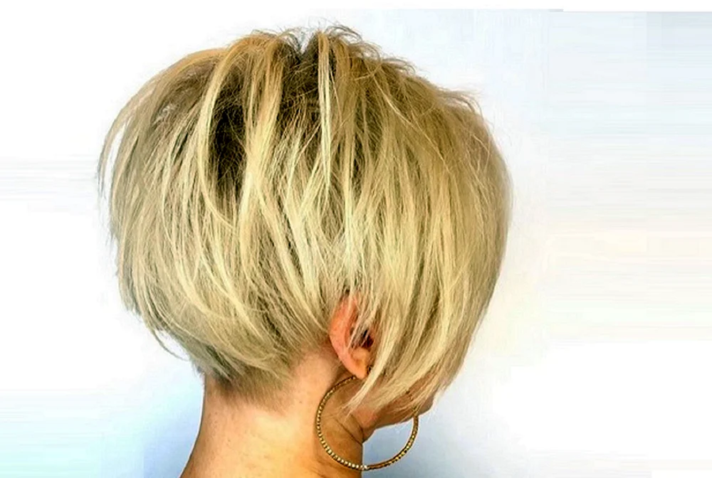 Shaggy Pixie Haarschnitt