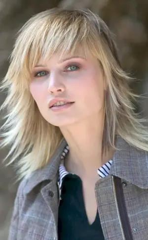 Mittlere Haare Wolf Haarschnitt mit Pony