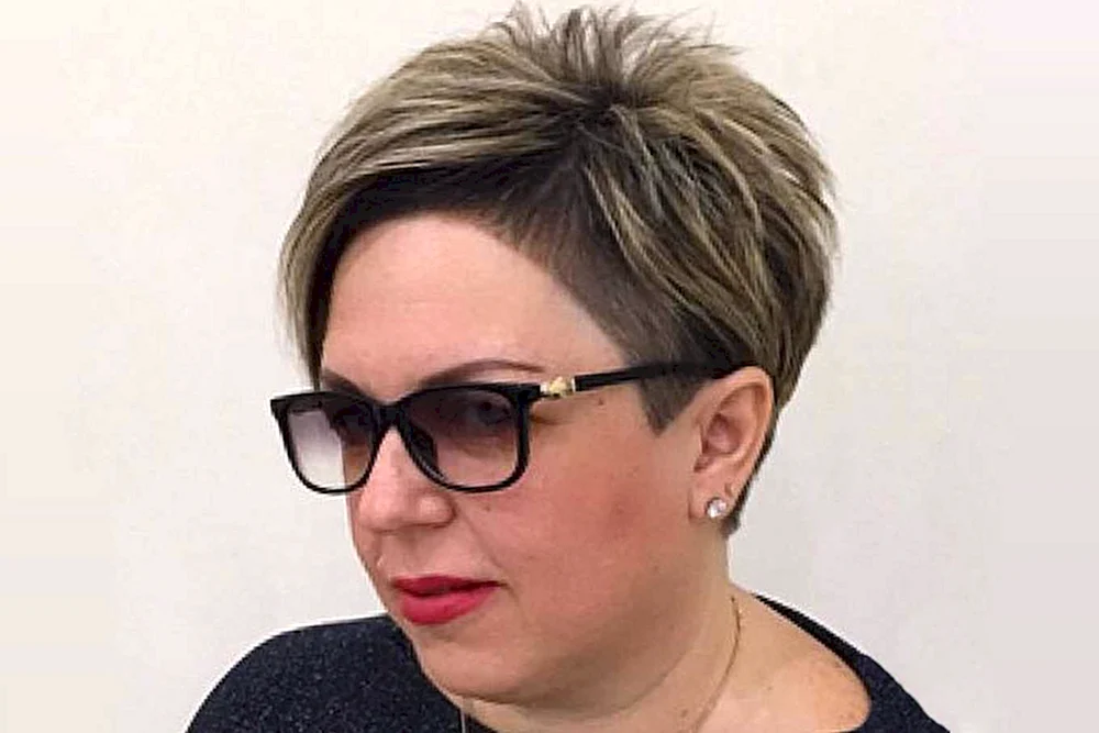 Angelika Grechkina Haarschnitte für kurzes Haar