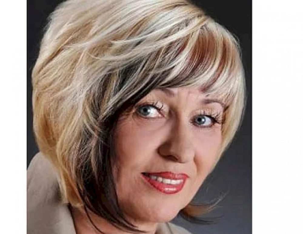 Bob Garson mittelgroßer Haarschnitt für Frauen