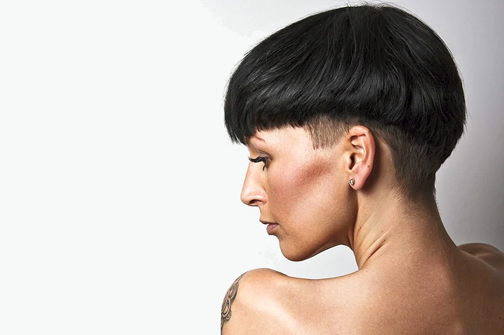 Ruby Rose Haarschnitt Töpfchenhaarschnitt