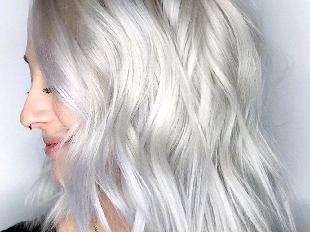 Perlblonde Haarfärbung