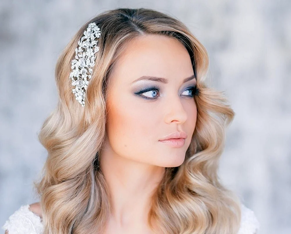 Hochzeitsfrisuren mit Locken