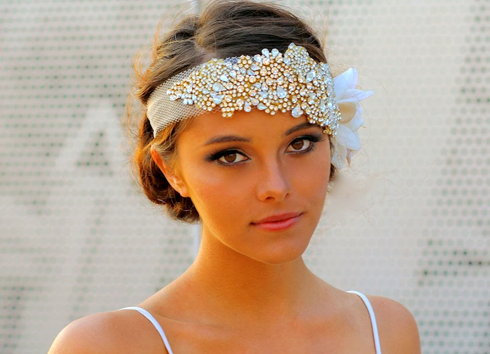 Hochzeitslook mit Stirnband