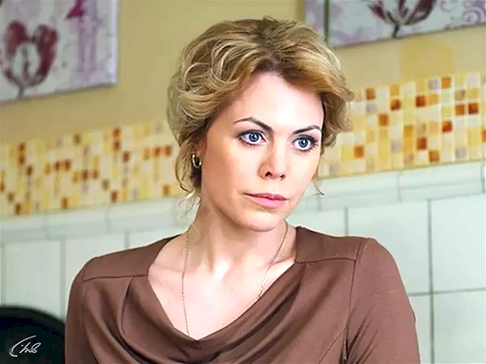 Serielle Haushälterin Anna Kazyuchits