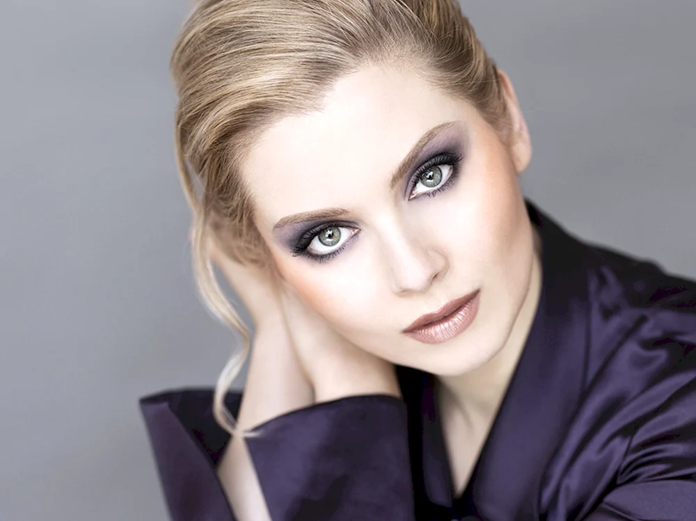 Socialite Elena Lenina
