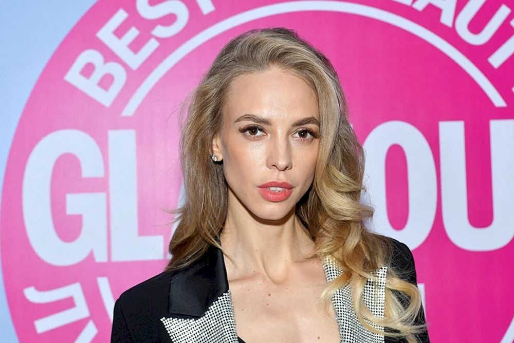 Nadenka Sysoeva Komödie Frau