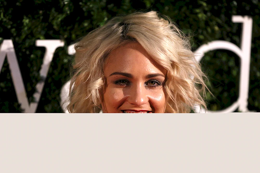 Tuppence Middleton Sinn8