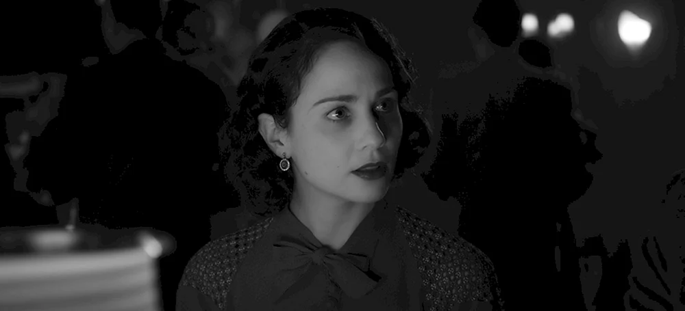 Tuppence Middleton Sinn 8
