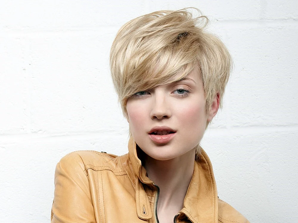 Tatiana Lavski Haarschnitt