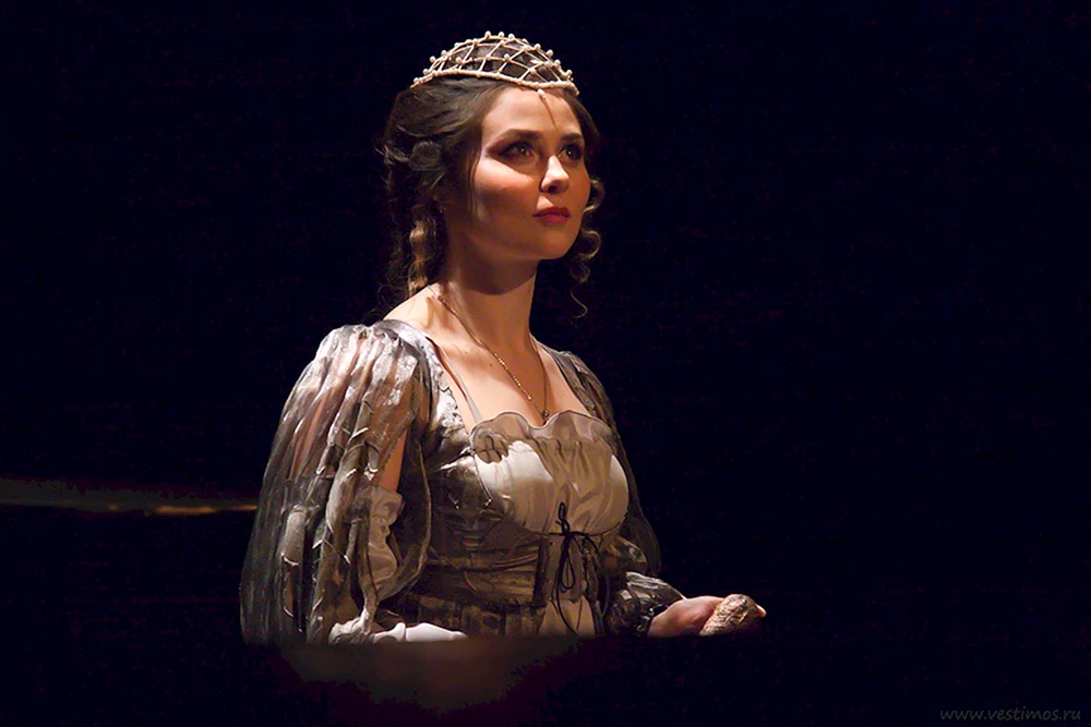 Veronika Lysakova Theater Mond