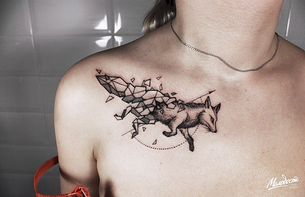 Tattoo auf Schlüsselbein für Mädchen
