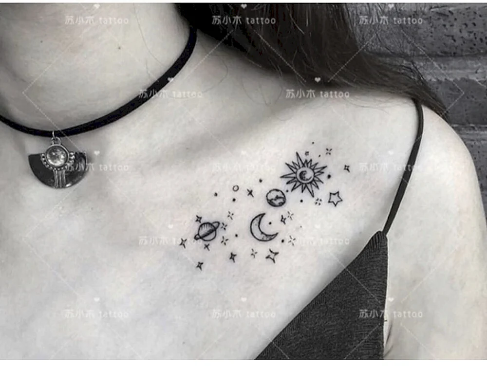 Schlüsselbein Tattoo