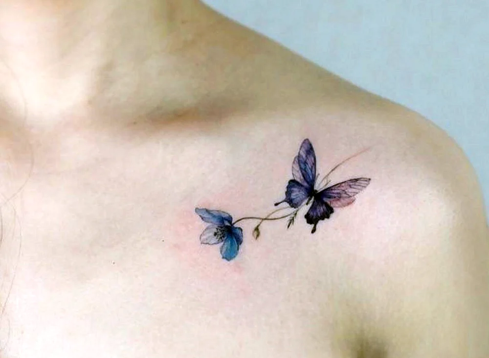 Schlüsselbein Tattoo