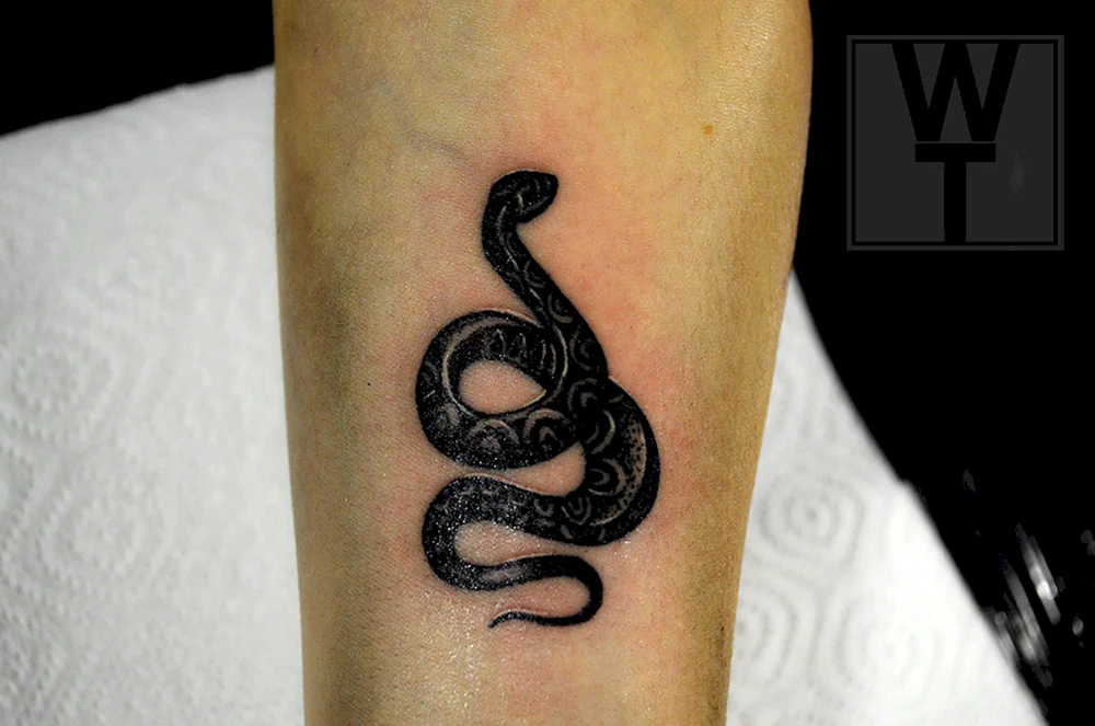 Schlangen-Tattoo