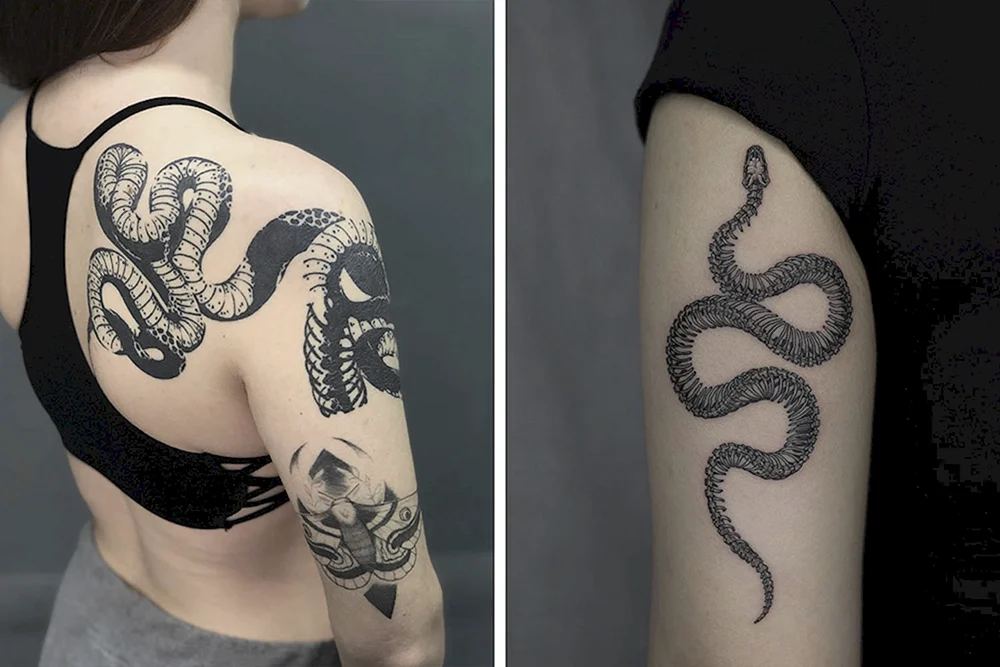 Schlangen-Tattoo auf dem Rücken