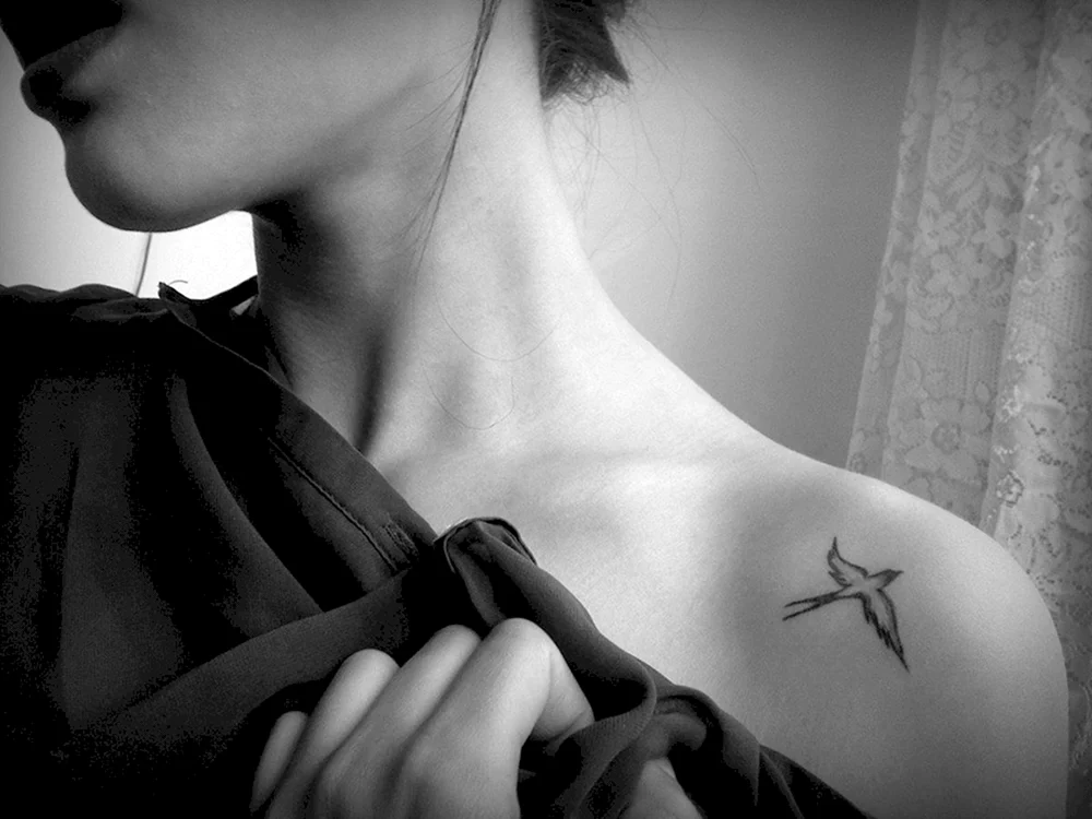 Tattoo auf Schlüsselbein für Mädchen