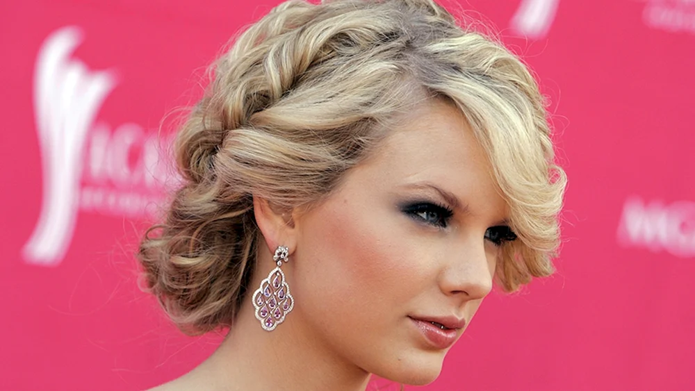 Taylor Swift bob