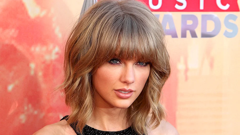 Taylor Swift Zottelhaarschnitt