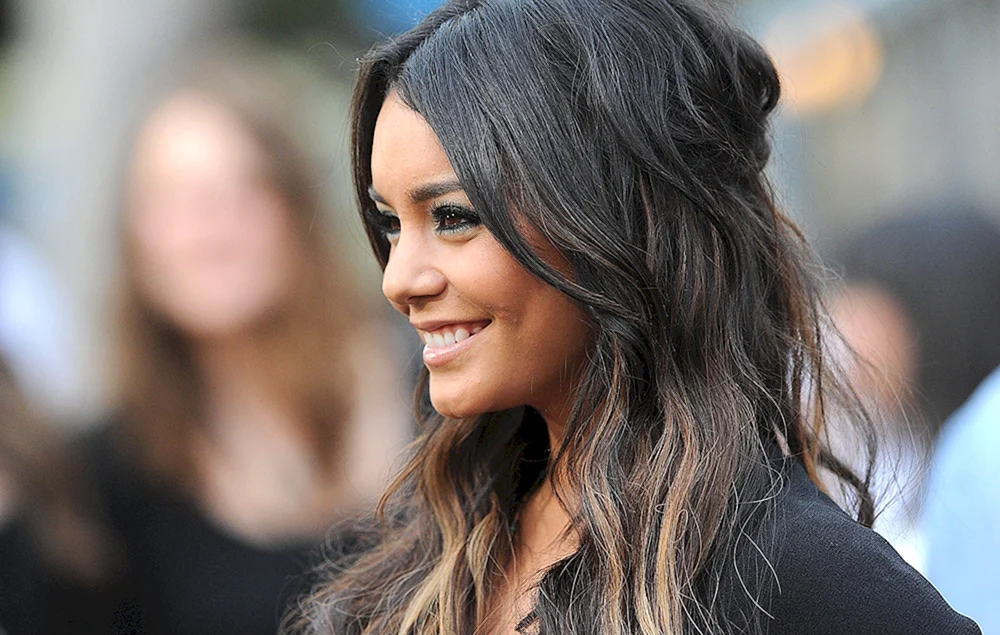Brunetten mit langem Haar