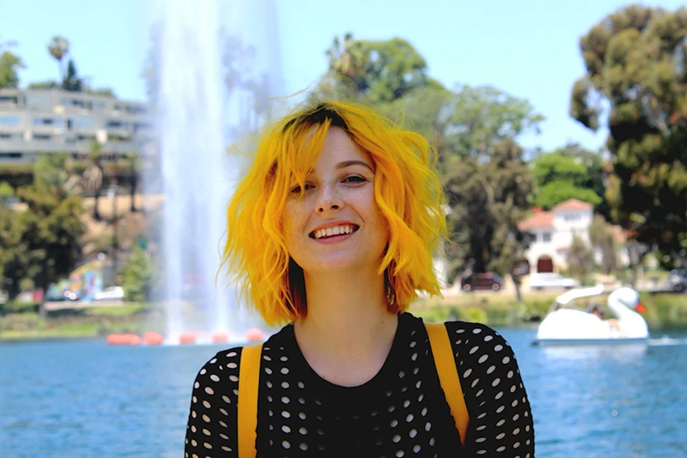 Tessa. Violet