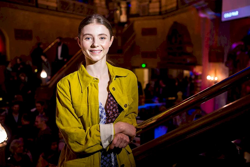 Thomasin McKenzie Kaninchen Jojo