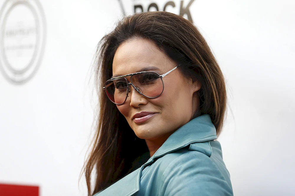 Tia Carrere