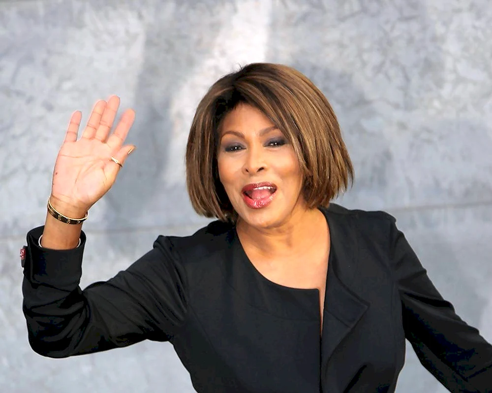Gina Turner