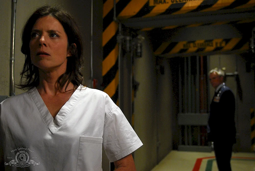 Doktor Elizabeth Weir