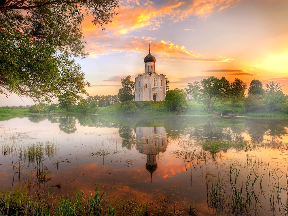 Kirche am Fluss