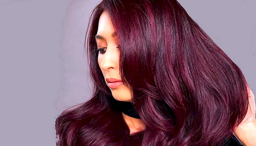 Lily Collins Bob rotes Haar